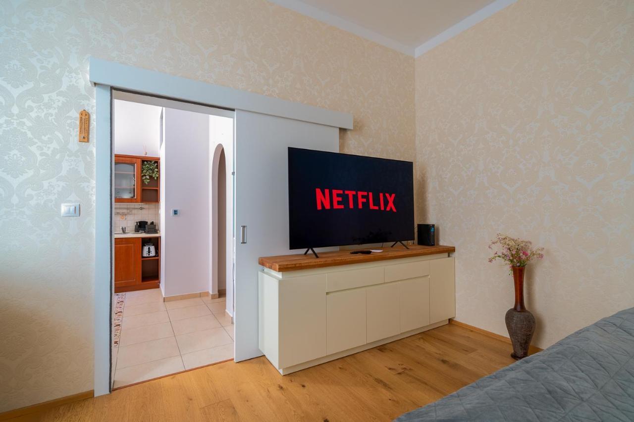 קרלובי וארי Apartment Amelie מראה חיצוני תמונה